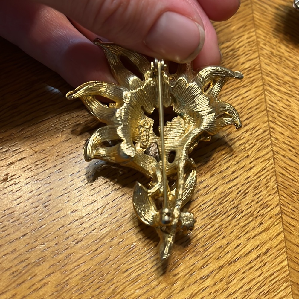 Vintage Coro Bundle of Two Brooches - Picture 3 of 5